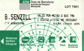 Biglietto di corsa semplice della metropolitana di Barcellona. Fare clic sull'immagine per vedere anche il retro: tutto in catalano, anche se lo spazio per eventuali scritte in castigliano non manca!