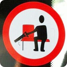 cartello vietato segare i sedili