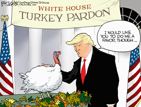 Vignetta in cui Trump alla Casa Bianca si rivolge a un tacchino e gli dice “I would like you to do me a favor, though”